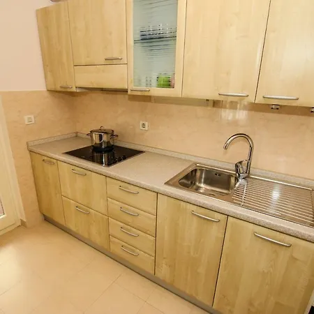 Gala With Balcony And Private Parking Apartment