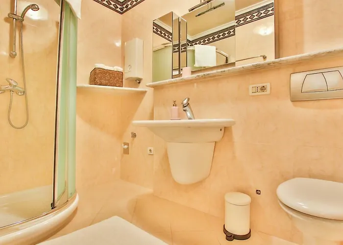 Gala With Balcony And Private Parking Πόρετς