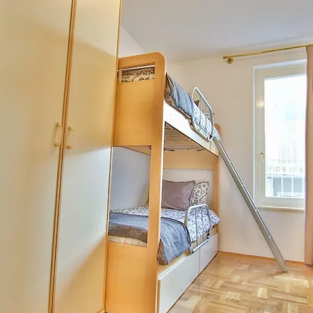 Lejlighed Gala With Balcony And Private Parking Poreč