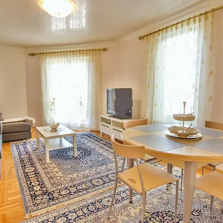 Lejlighed Gala With Balcony And Private Parking Poreč